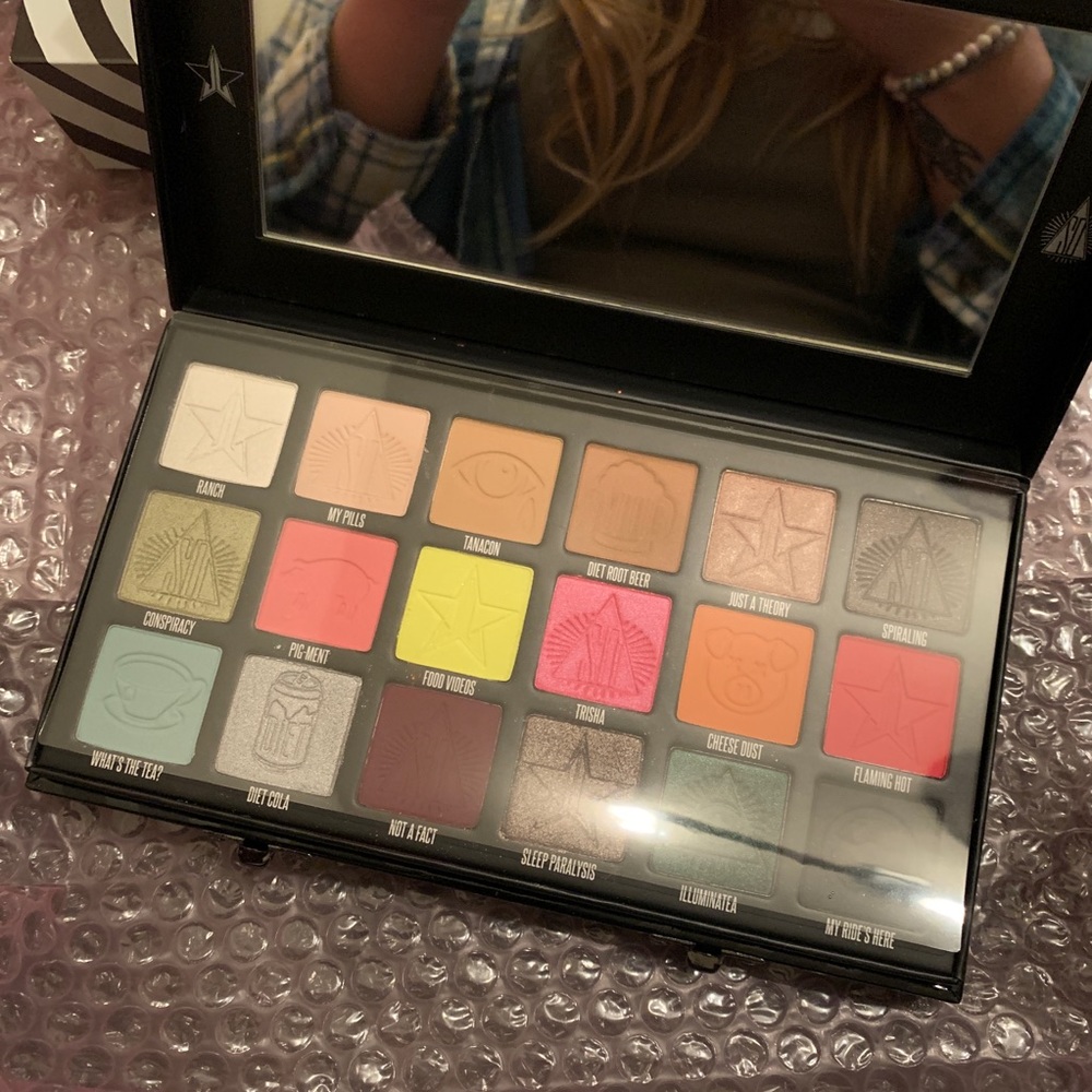 Jeffree star Conspiracy Palette - Picture 7 of 8